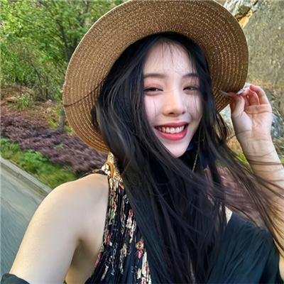 草丛里的羊